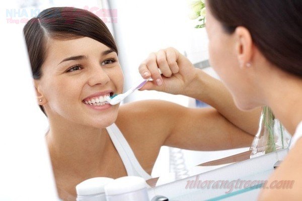 Chế độ chăm sóc sức khỏe răng miệng như thế nào?